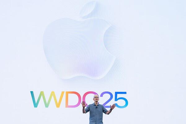 iOS 26 Beta và Liquid Glass: Vì Sao Bạn Vẫn Nên Trải Nghiệm Thiết Kế Thủy Tinh Lỏng Đầy Tranh Cãi?